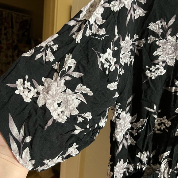 Spiritual Gangster One Size Floral Kimono - Picture 7 of 9